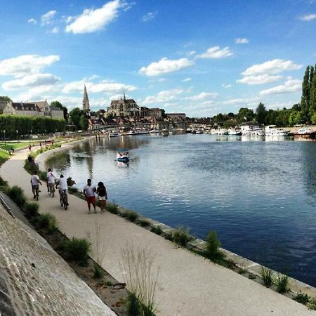 Confort Et Modernite Sur Les Quais Hotel Auxerre Exterior photo