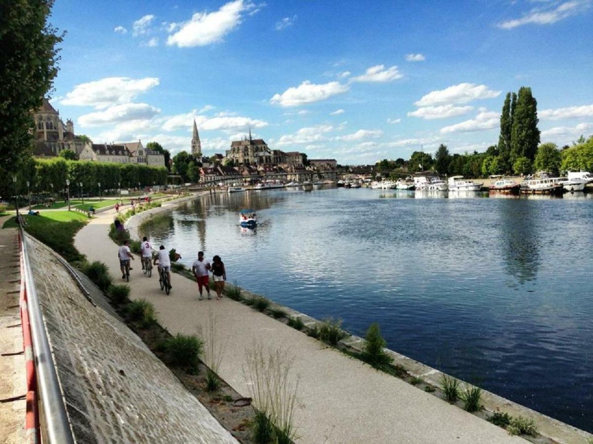 Confort Et Modernite Sur Les Quais Hotel Auxerre Exterior photo